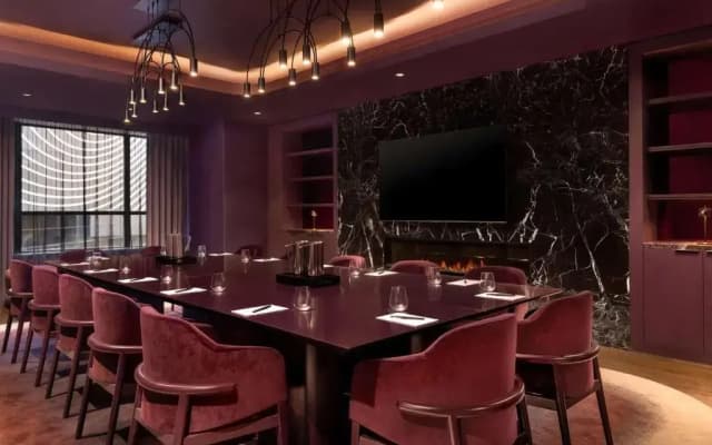 Revery Toronto Downtown, Curio Collection by Hilton - photo 5