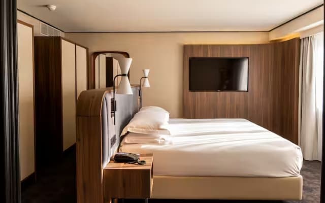 Hilton Paris La Defense Hotel - photo 1