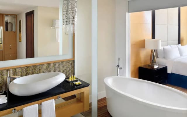 Marriott Hotel Al Jaddaf, Dubai - photo 2