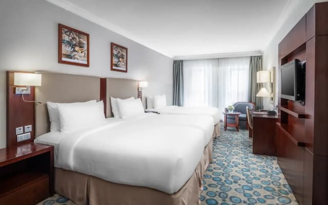 Al Aqeeq Madinah Hotel - photo 1