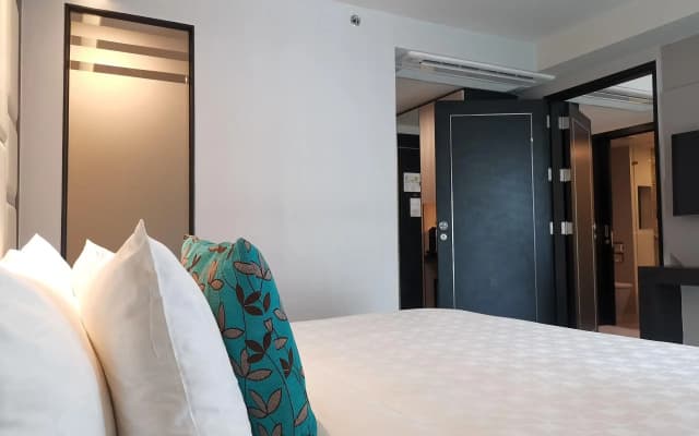 Hotel Clover Asoke - photo 1