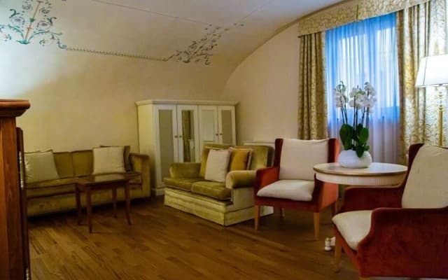 Golden Tower Hotel & Spa - photo 3