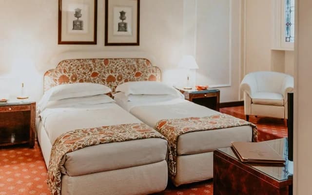 Hotel De La Ville - photo 2