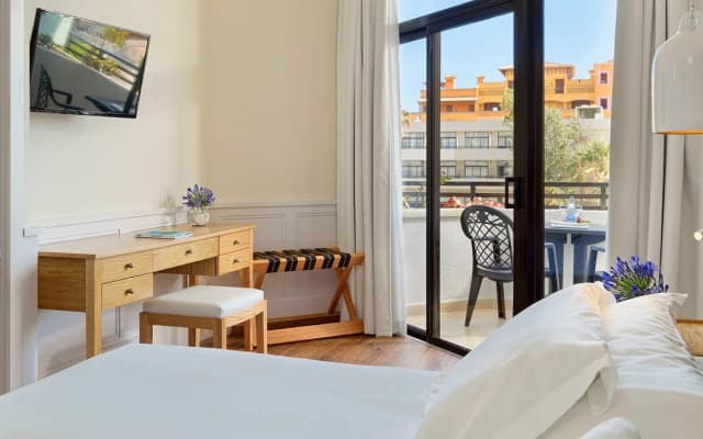 H10 Conquistador Hotel - photo 2