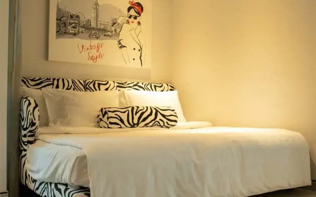 Hotel Clover Asoke - photo 3