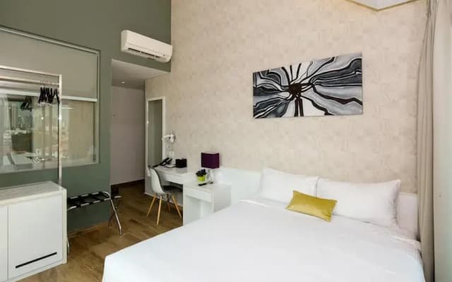 J8 Hotel - photo 2