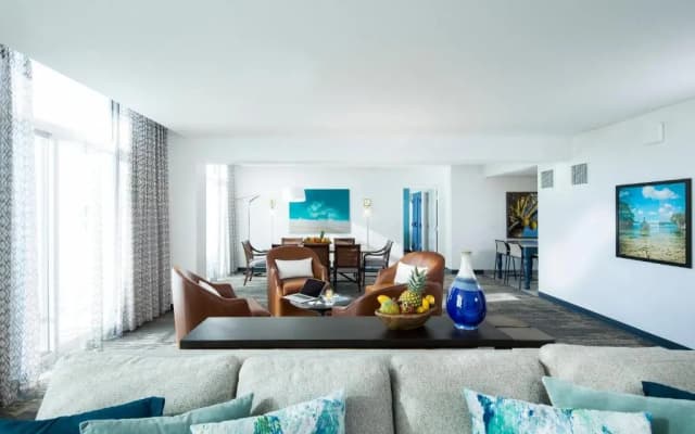 Universal's Loews Sapphire Falls Resort - photo 4