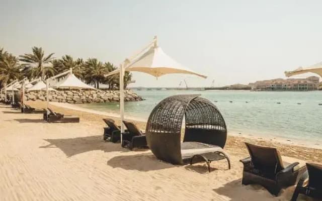 Hotel Traders Hotel, Qaryat Al Beri - photo 1