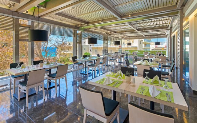 Semiramis City Hotel - photo 4
