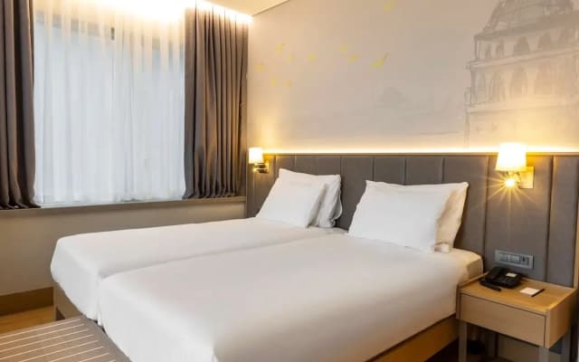 Radisson Hotel Istanbul Harbiye - photo 3
