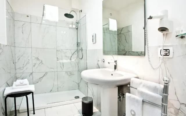 Stelle Hotel The Businest - photo 2