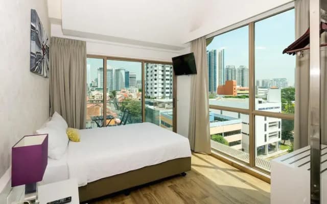 J8 Hotel - photo 1