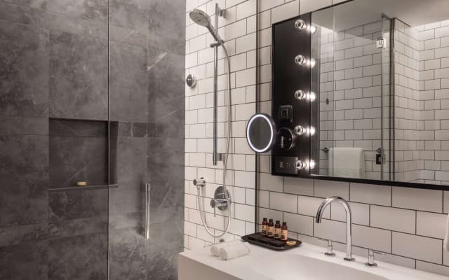 The WB Abu Dhabi, Curio Collection by Hilton Hotel - photo 5
