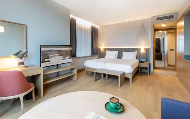 Radisson Hotel Istanbul Harbiye - photo 2