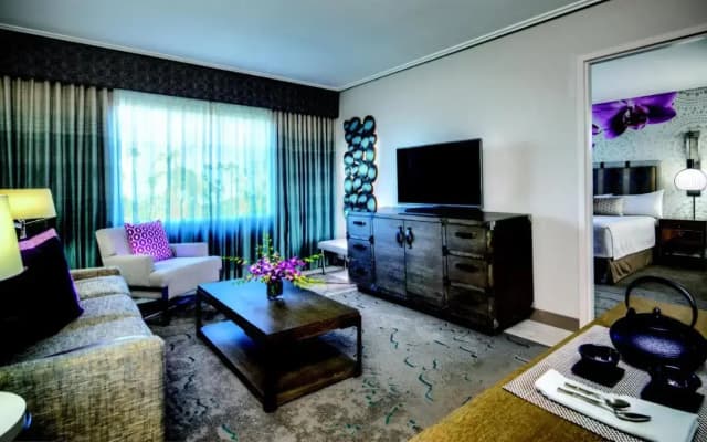 Loews Royal Pacific Resort at Universal Orlando - photo 7