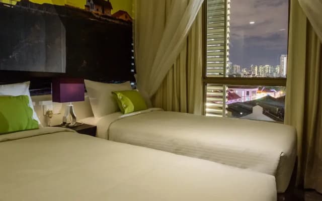 J8 Hotel - photo 3