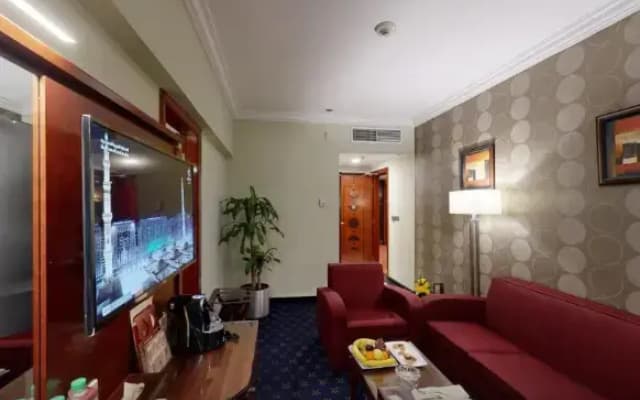 Leader Al Muna Kareem Hotel - photo 4