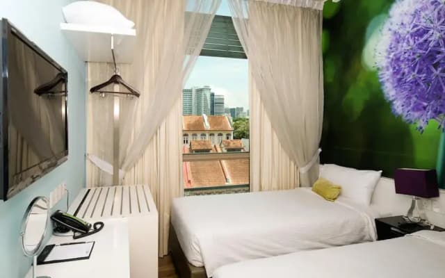 J8 Hotel - photo 1