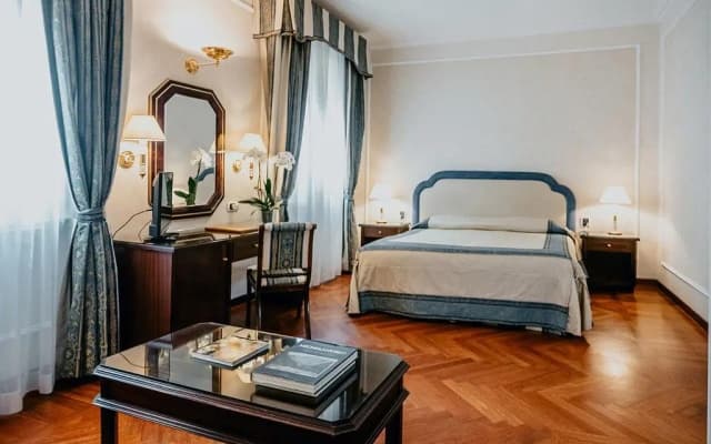 Hotel De La Ville - photo 1