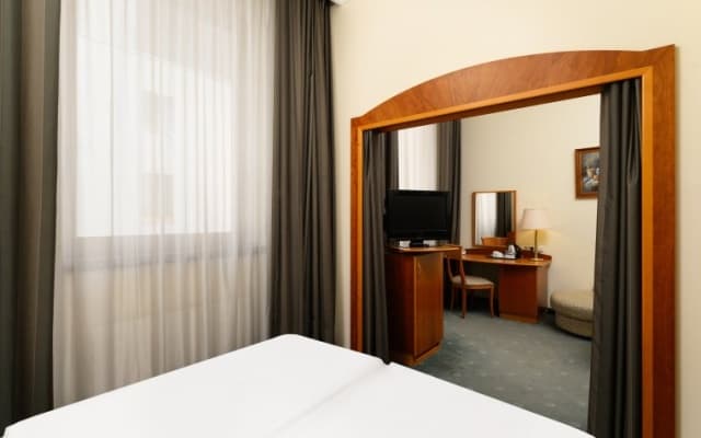 Danubius Hotel Hungaria City Center - photo 2