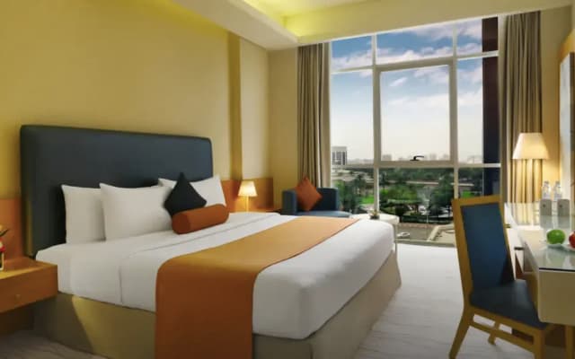 Royal Continental Hotel - photo 1