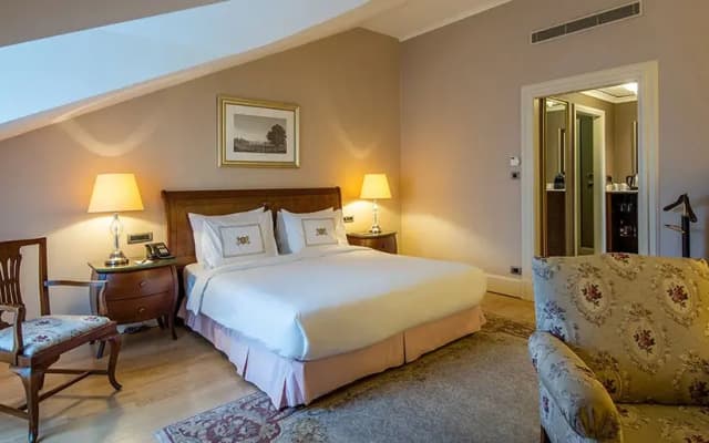 Pera Palace Hotel - photo 1