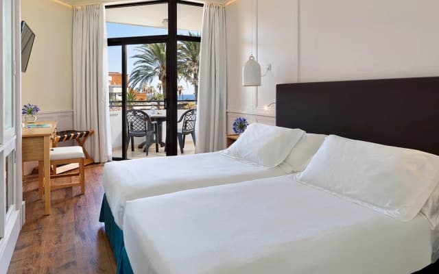 H10 Conquistador Hotel - photo 1