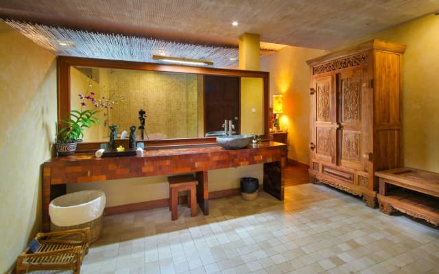 Kupu Kupu Barong Villas & Tree Spa Hotel - photo 3