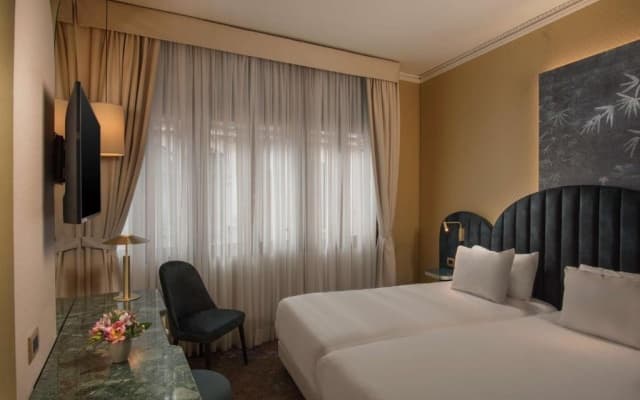 NH Venezia Santa Lucia Hotel - photo 1
