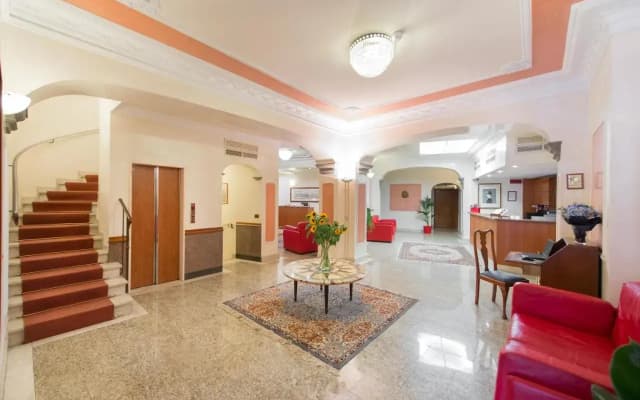 Diana Park Hotel - photo 2