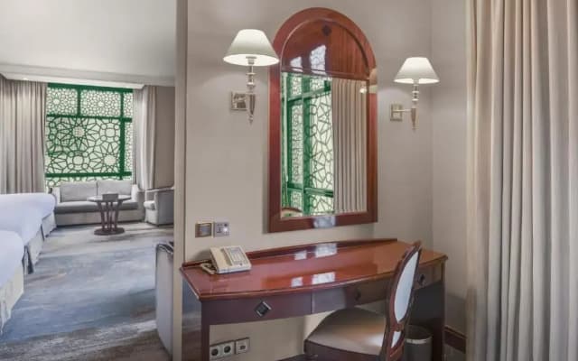 Madinah Hilton - photo 2