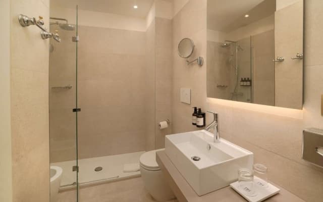NH Venezia Santa Lucia Hotel - photo 3