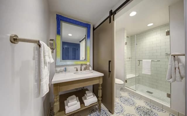 Universal's Loews Sapphire Falls Resort - photo 5