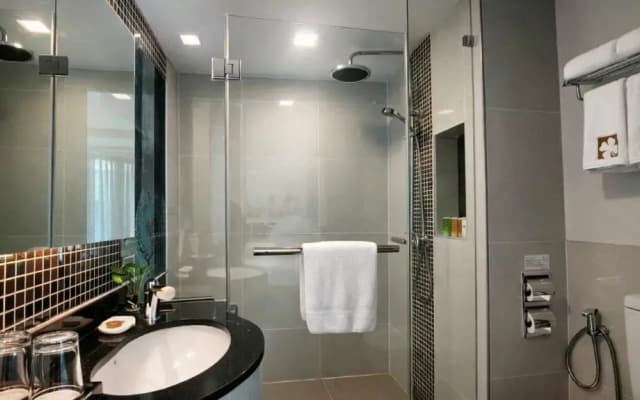 Hotel Clover Asoke - photo 8