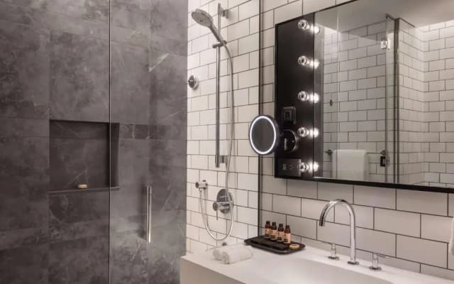 The WB Abu Dhabi, Curio Collection by Hilton Hotel - photo 8