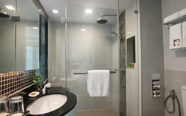 Hotel Clover Asoke - photo 8