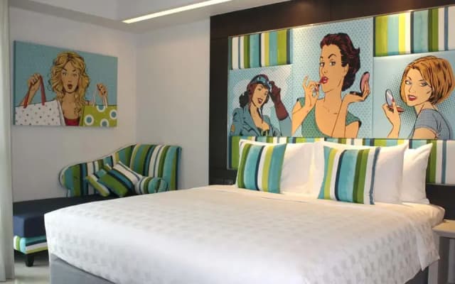 Hotel Clover Asoke - photo 2