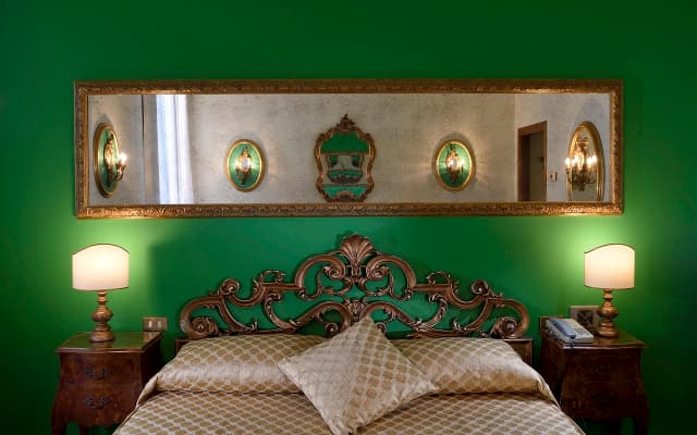 Amadeus Hotel - photo 3