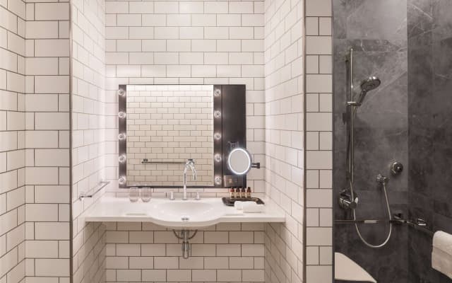 The WB Abu Dhabi, Curio Collection by Hilton Hotel - photo 6