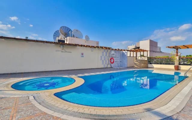 Landmark Summit Hotel - photo 2