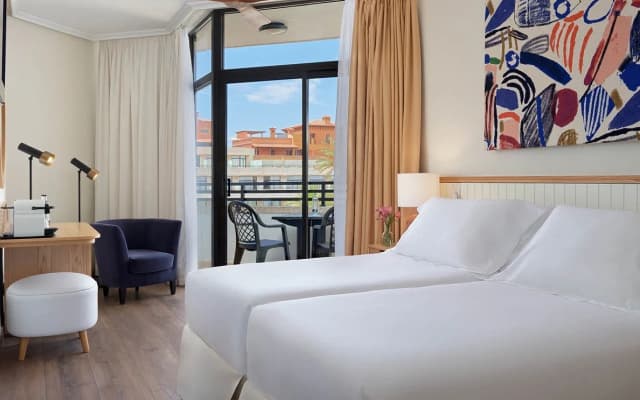 H10 Conquistador Hotel - photo 1