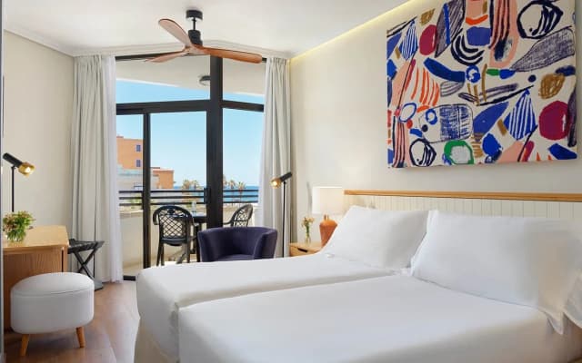 H10 Conquistador Hotel - photo 1