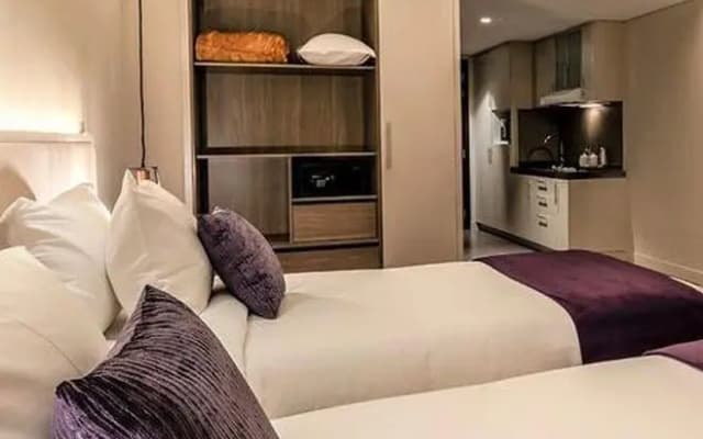 Leva Mazaya Centre Dubai Hotel - photo 2