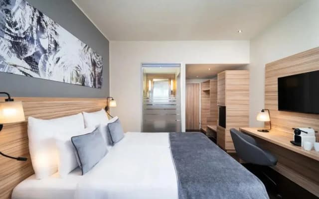 Leonardo Hotel Vienna Hauptbahnhof - photo 1