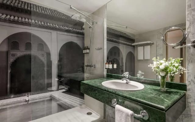 NH Málaga Hotel - photo 3