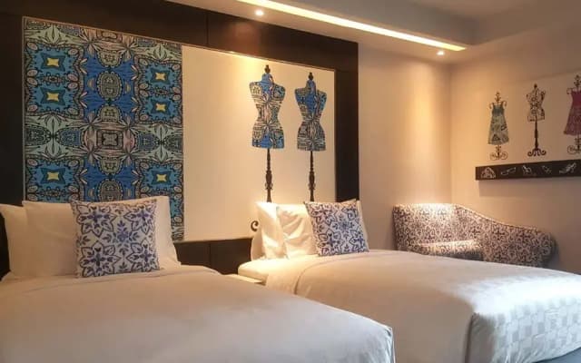 Hotel Clover Asoke - photo 2
