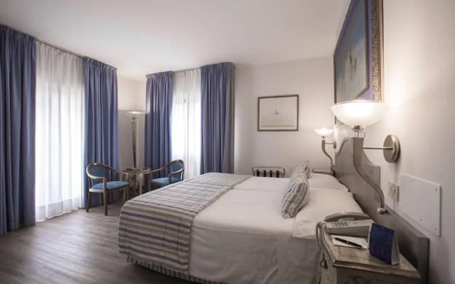 Amadeus Hotel - photo 5