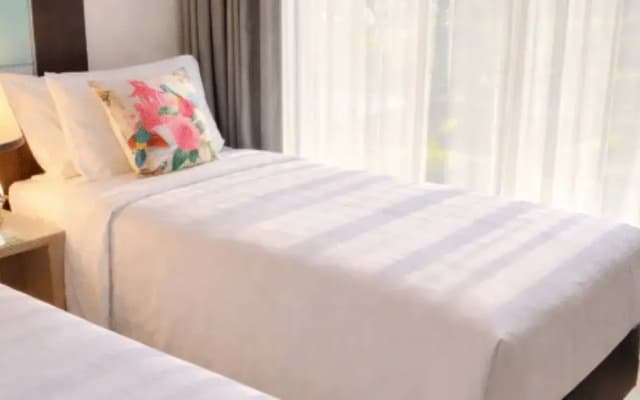 Hotel Clover Asoke - photo 2