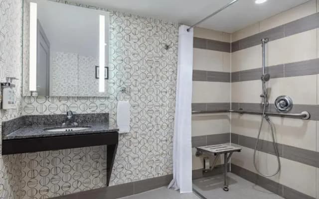 Holiday Inn Toronto Downtown Centre by IHG - photo 2