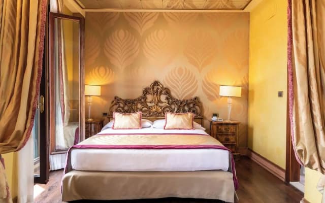 Amadeus Hotel - photo 9